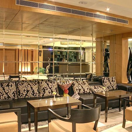 Aavaa Surya Continental Hotel New Delhi Eksteriør billede