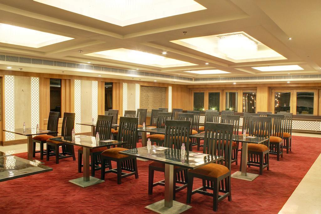 Aavaa Surya Continental Hotel New Delhi Eksteriør billede