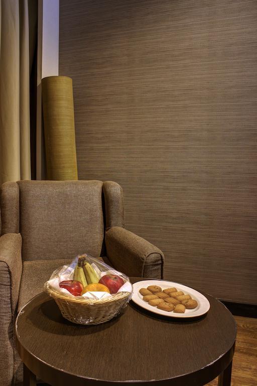 Aavaa Surya Continental Hotel New Delhi Eksteriør billede