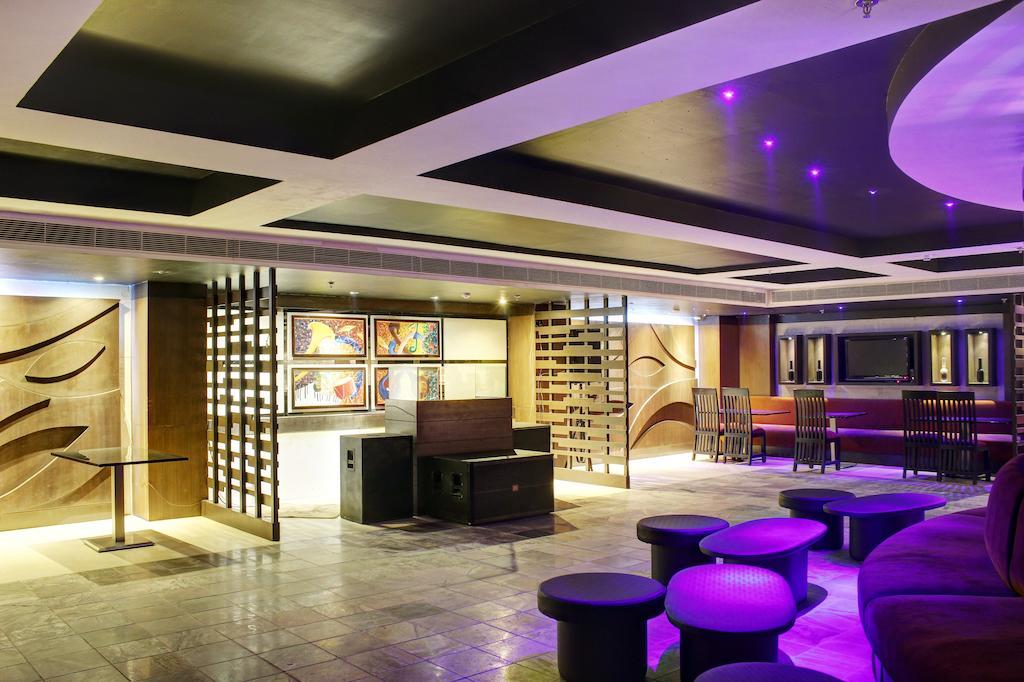 Aavaa Surya Continental Hotel New Delhi Eksteriør billede