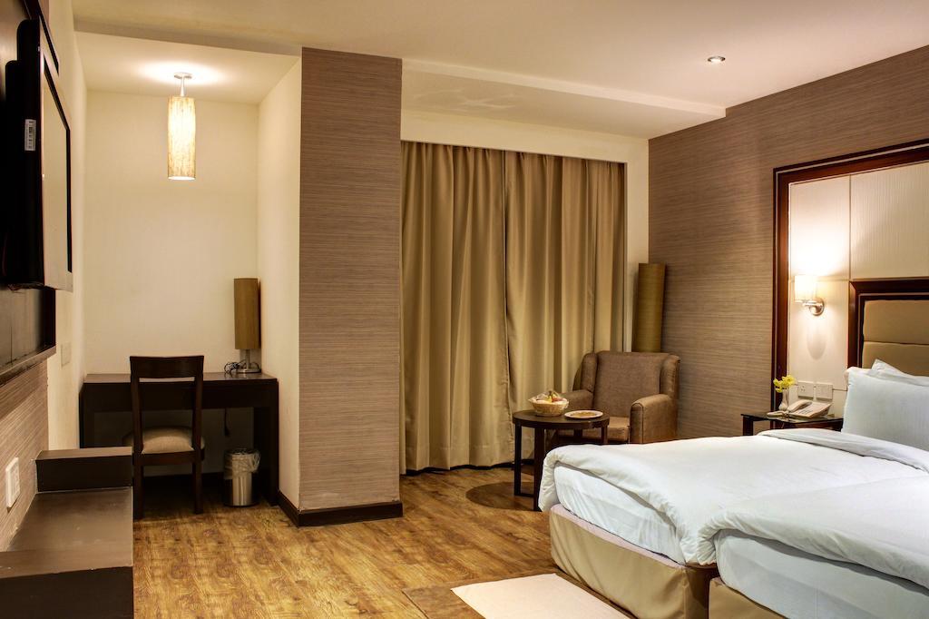 Aavaa Surya Continental Hotel New Delhi Værelse billede